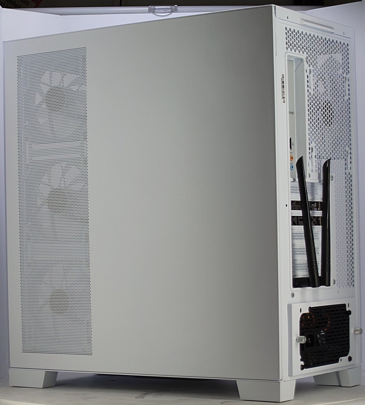 Sama Neview 4503 | i7-11700 | 16GB RAM | RX 6700