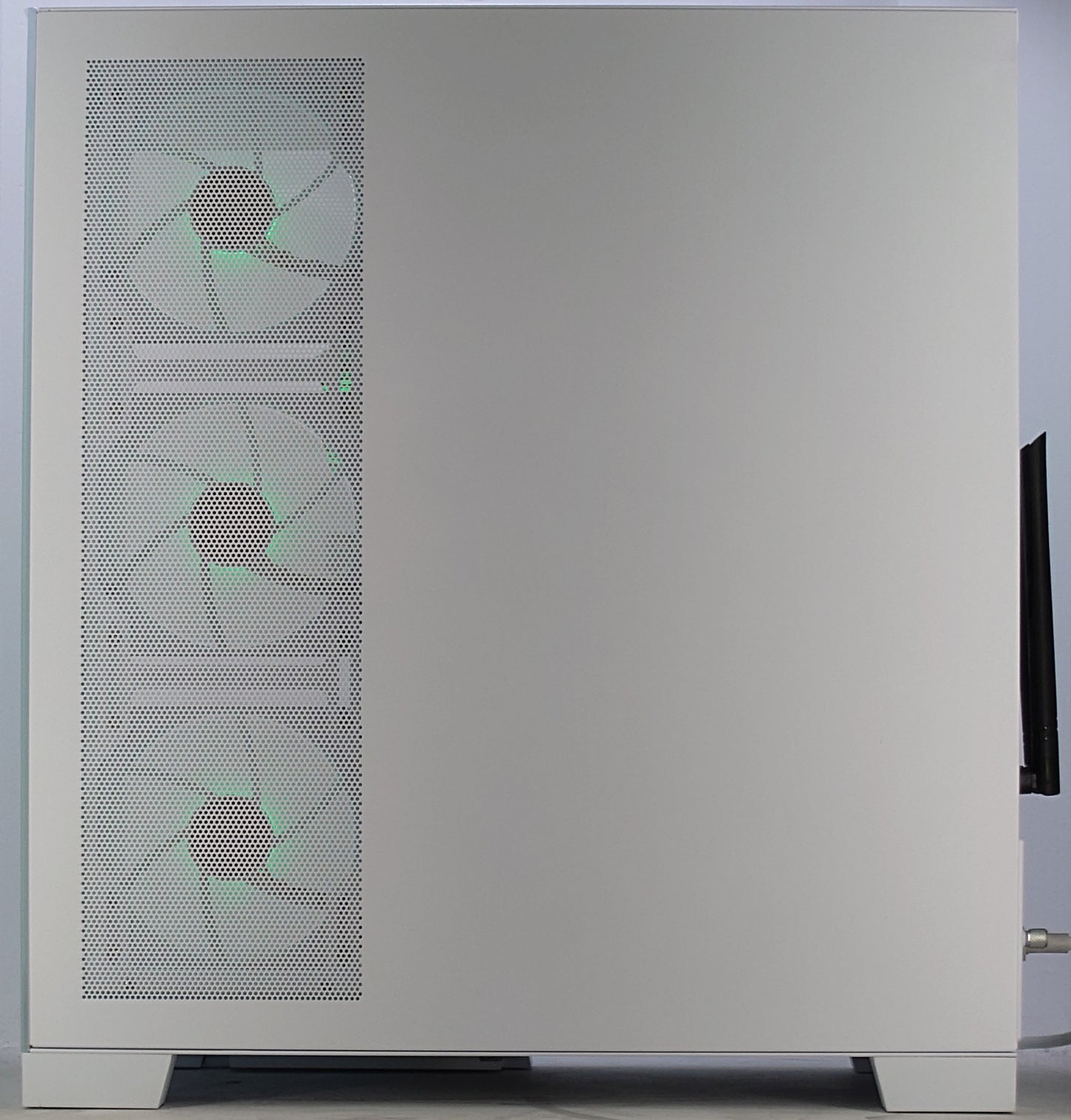 Sama Neview 4503 | i7-11700 | 16GB RAM | RX 6700