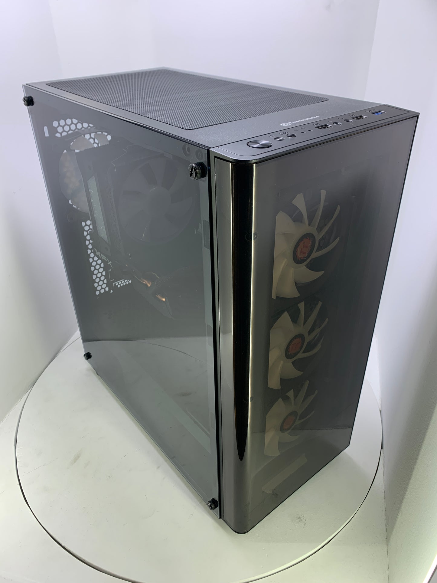 Thermaltake V250 TG | i7-6700 | 16GB | RX 580