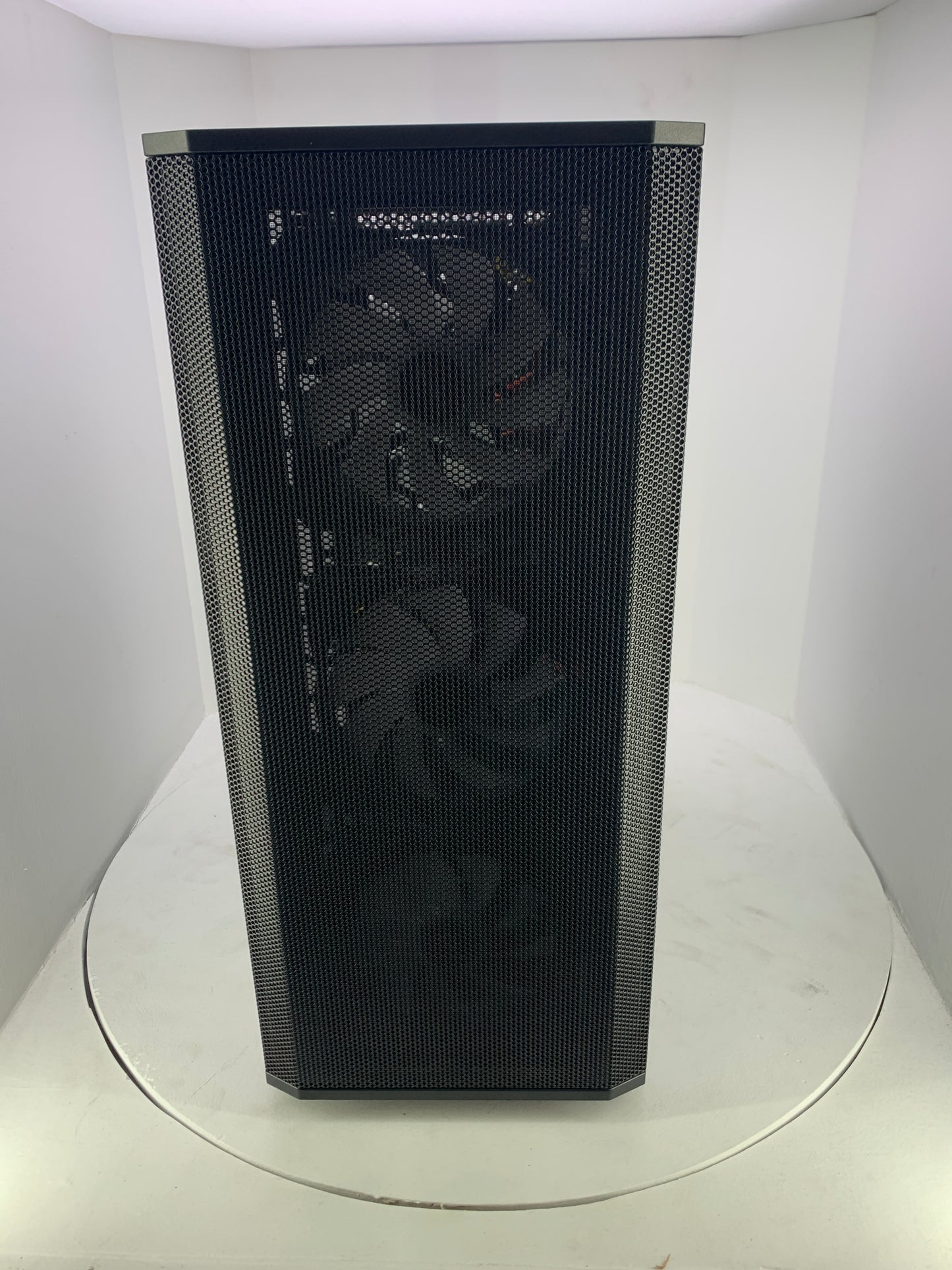 Sama 3311 | i5-7600K | 16GB | RX 5700 XT