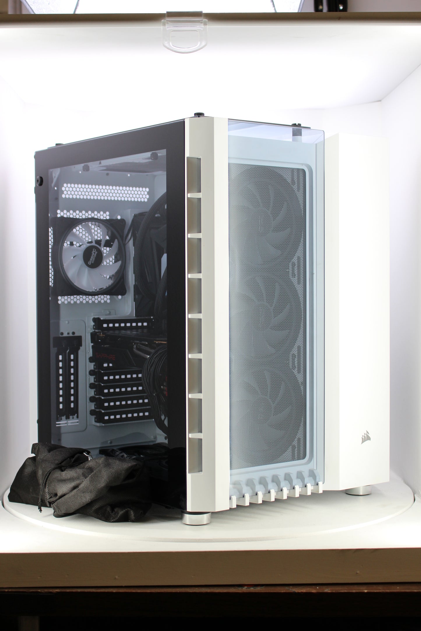 Corsair Crystal 680X White | R9 | 32GB | 6700 XT