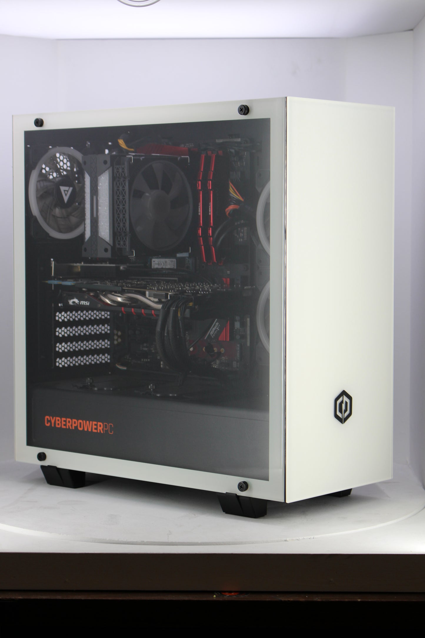 CyberPowerPC Onyxia White | i7 | 16GB | 980