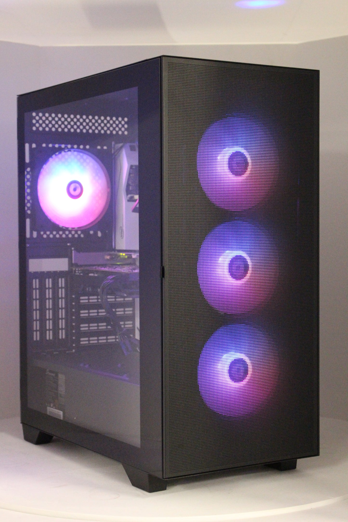 BitFenix Flow | i5-7400 | 16GB | 1060