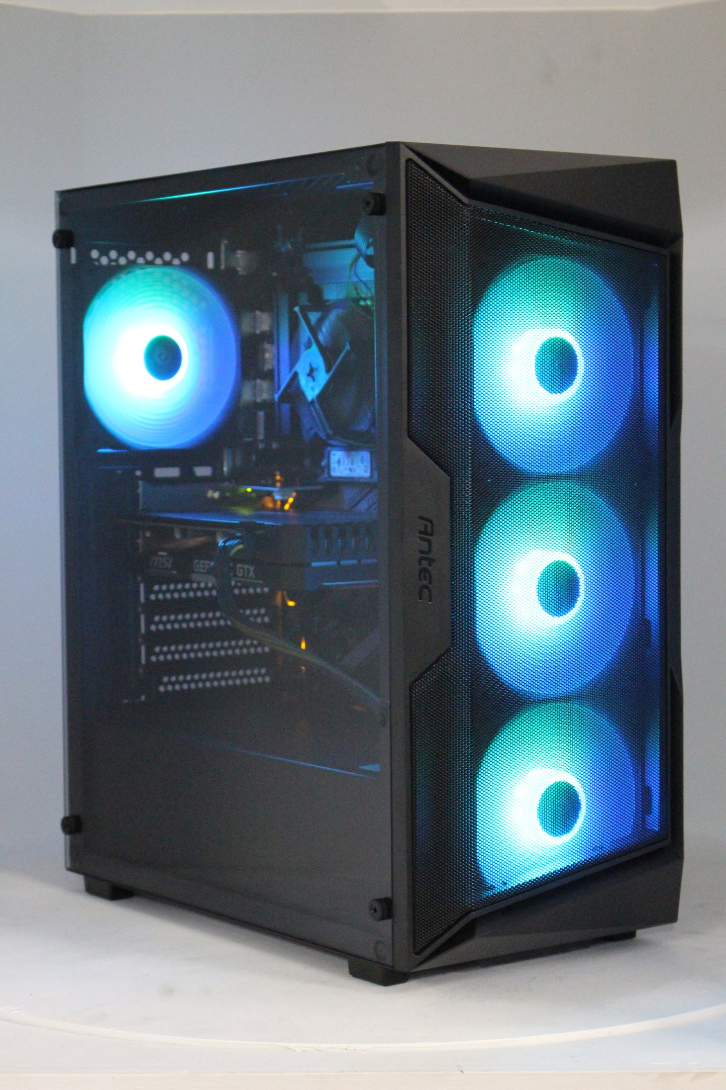 Antec AX61 Elite | i5-9400 | 16GB | 1660 S