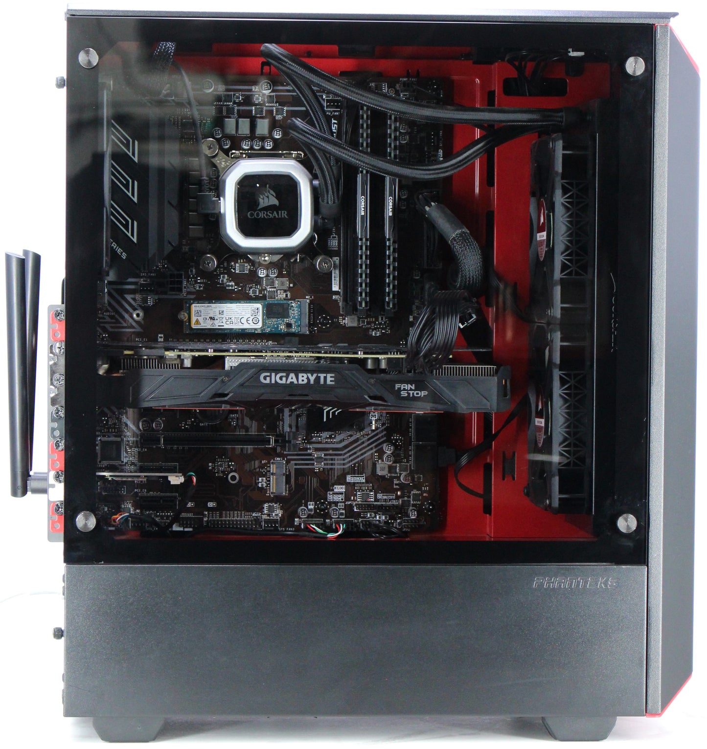 Phanteks | i7-9700K | 16GB | GTX 1070 Ti