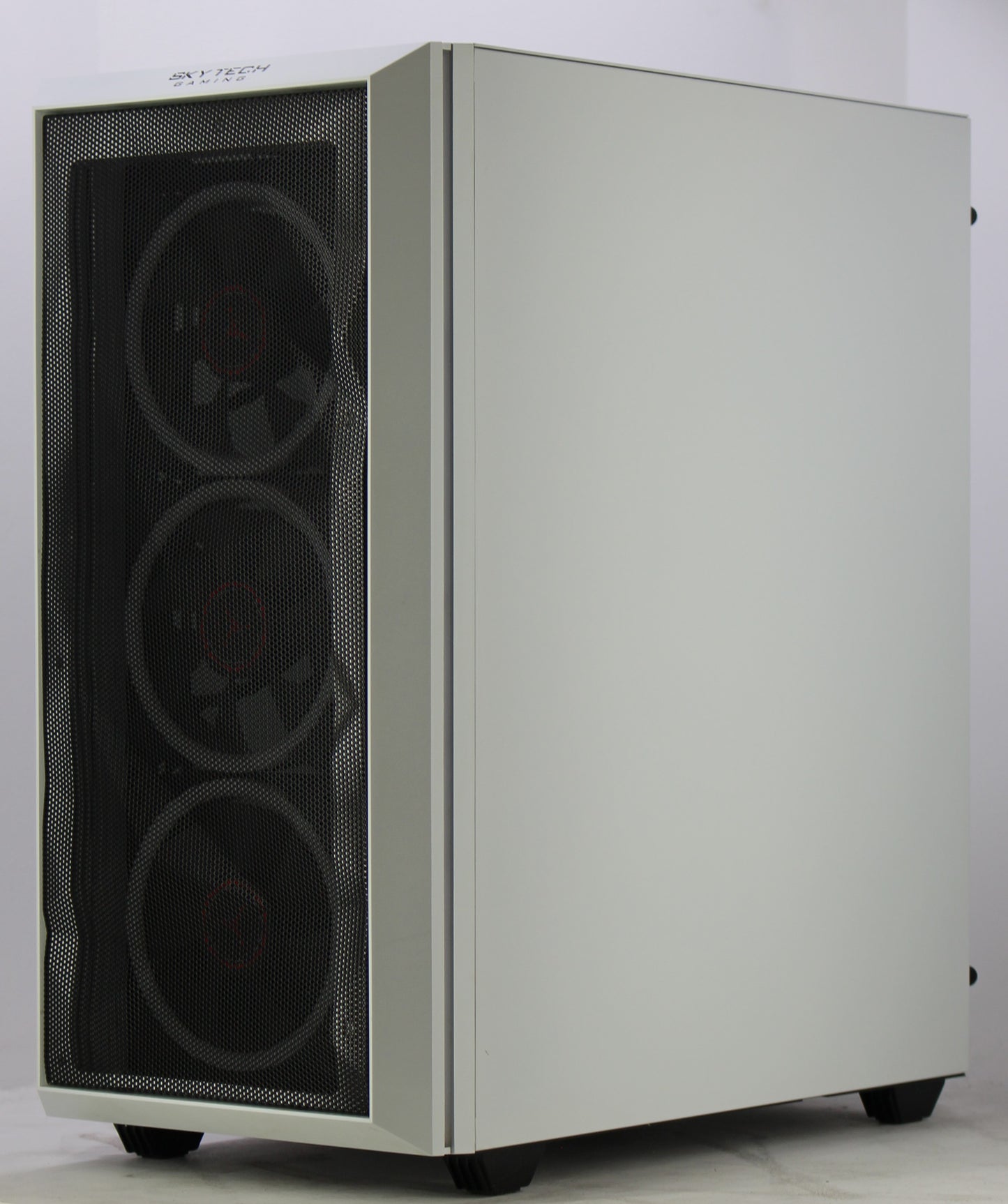 SkyTech | R7-3700X | 32GB RAM | RTX 2060