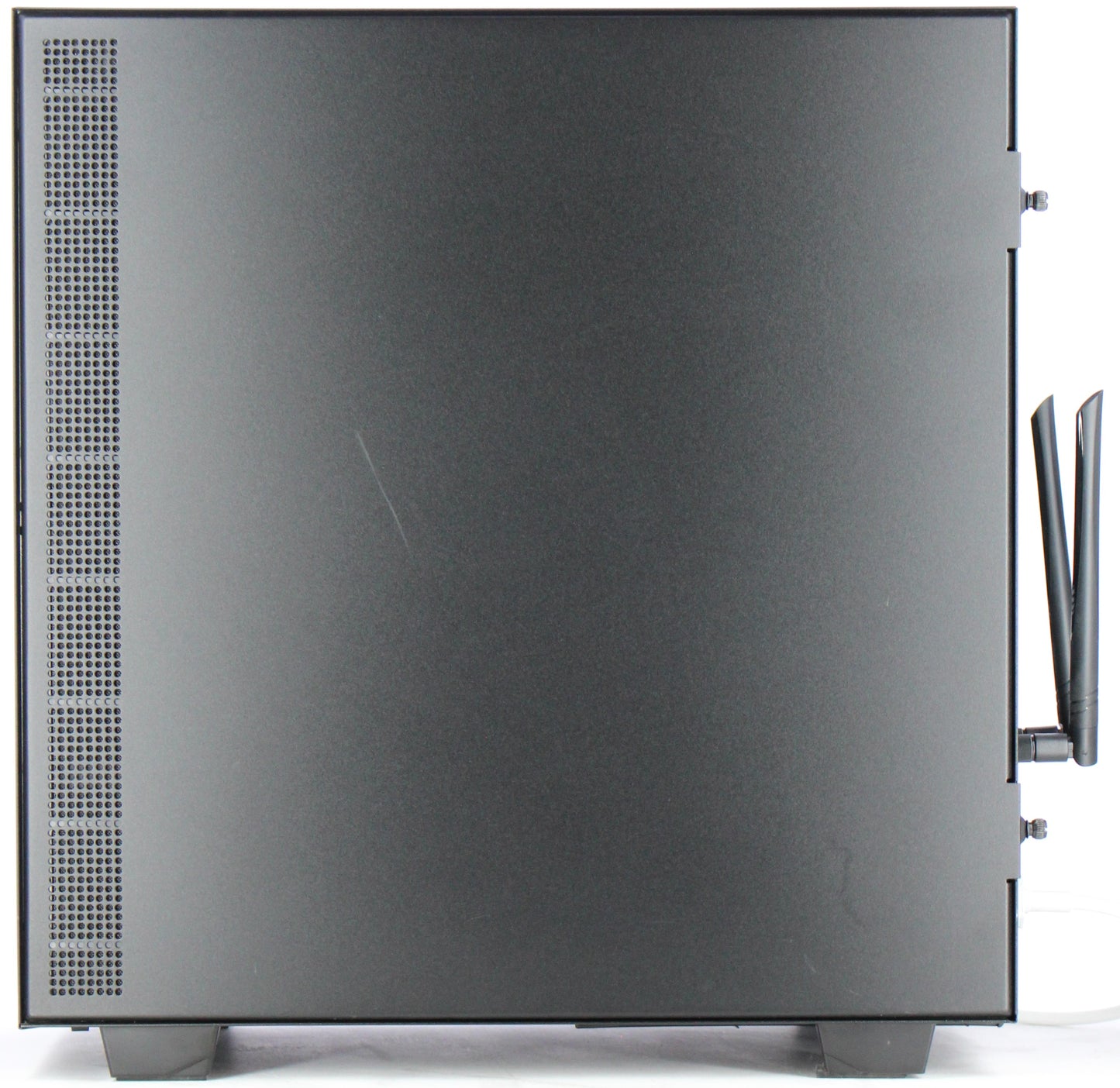 NZXT | i7-9700K | 16GB RAM | RTX 2060