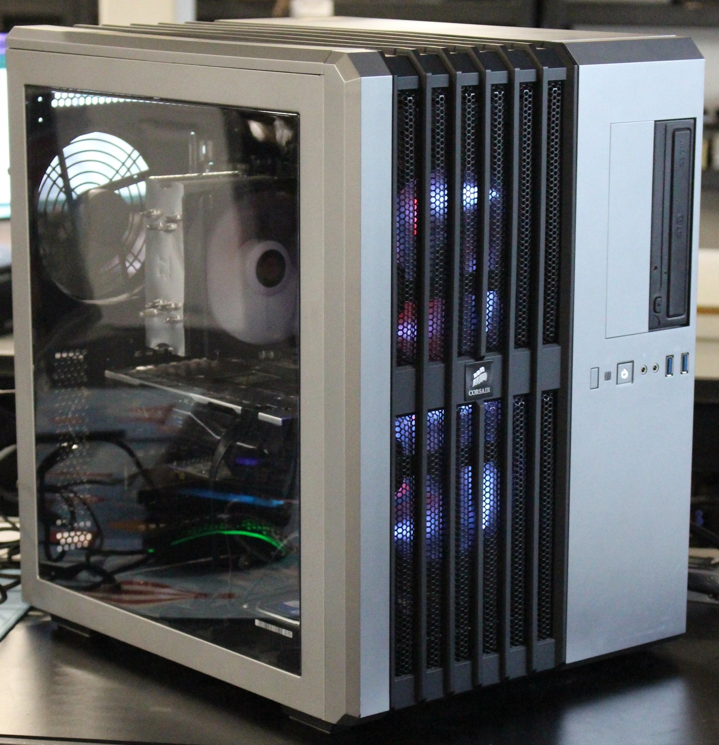 Corsair Carbide | R7 1800X | 16GB RAM | RX 580