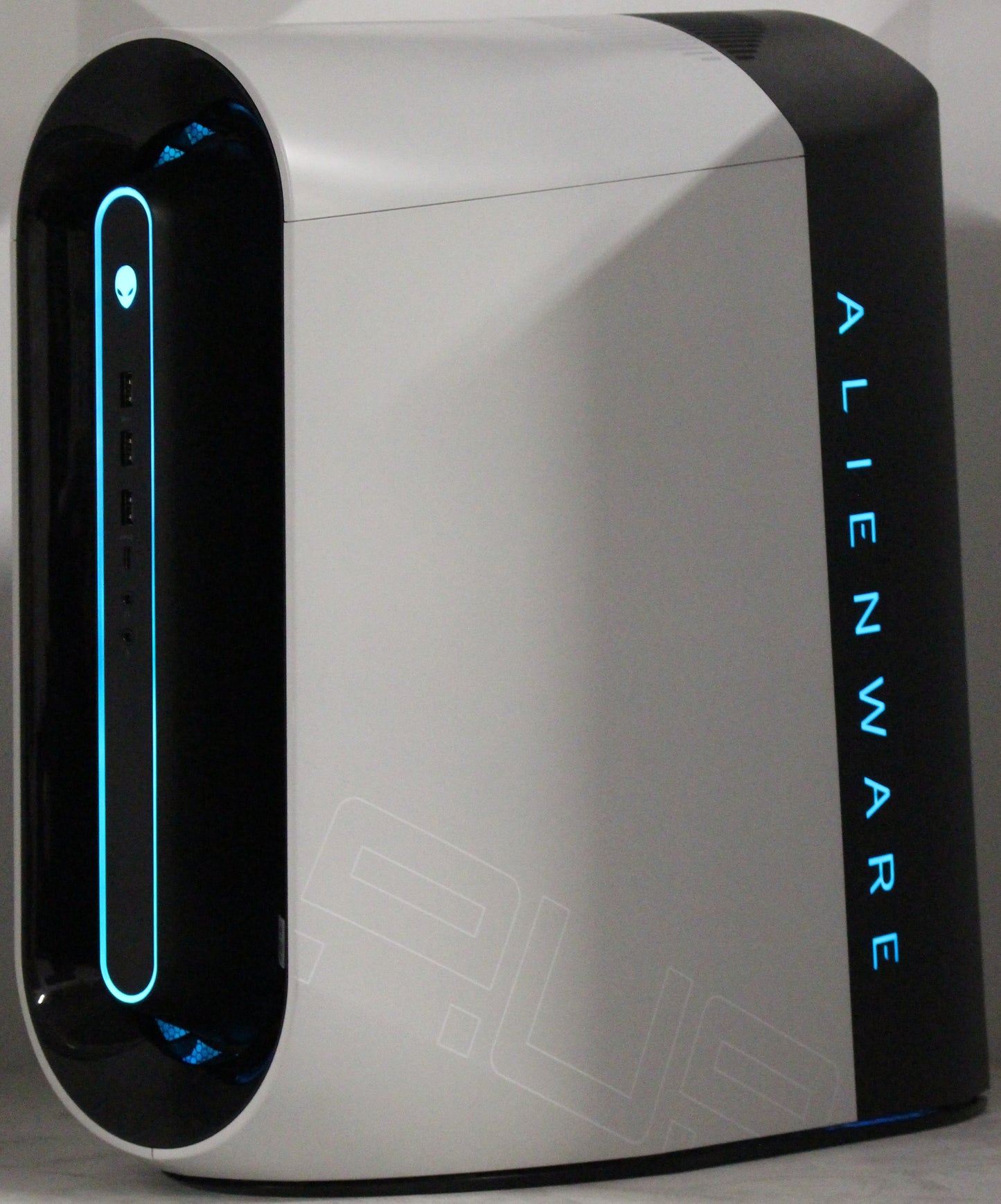 Alienware | i7-10700F | 32GB RAM | RTX 2060