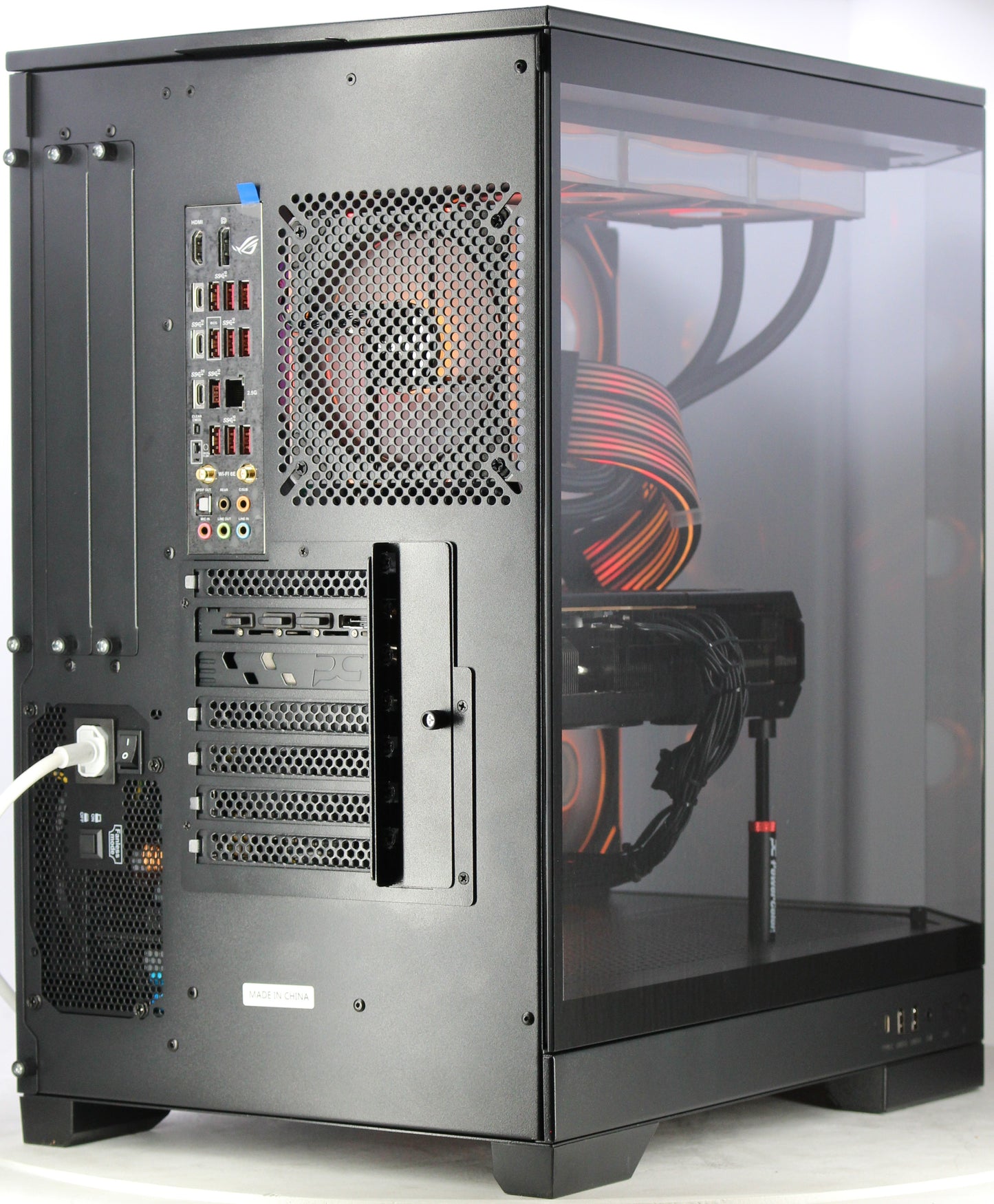 Sama 3021 | R7 9700X | 64GB | RX 9070XT