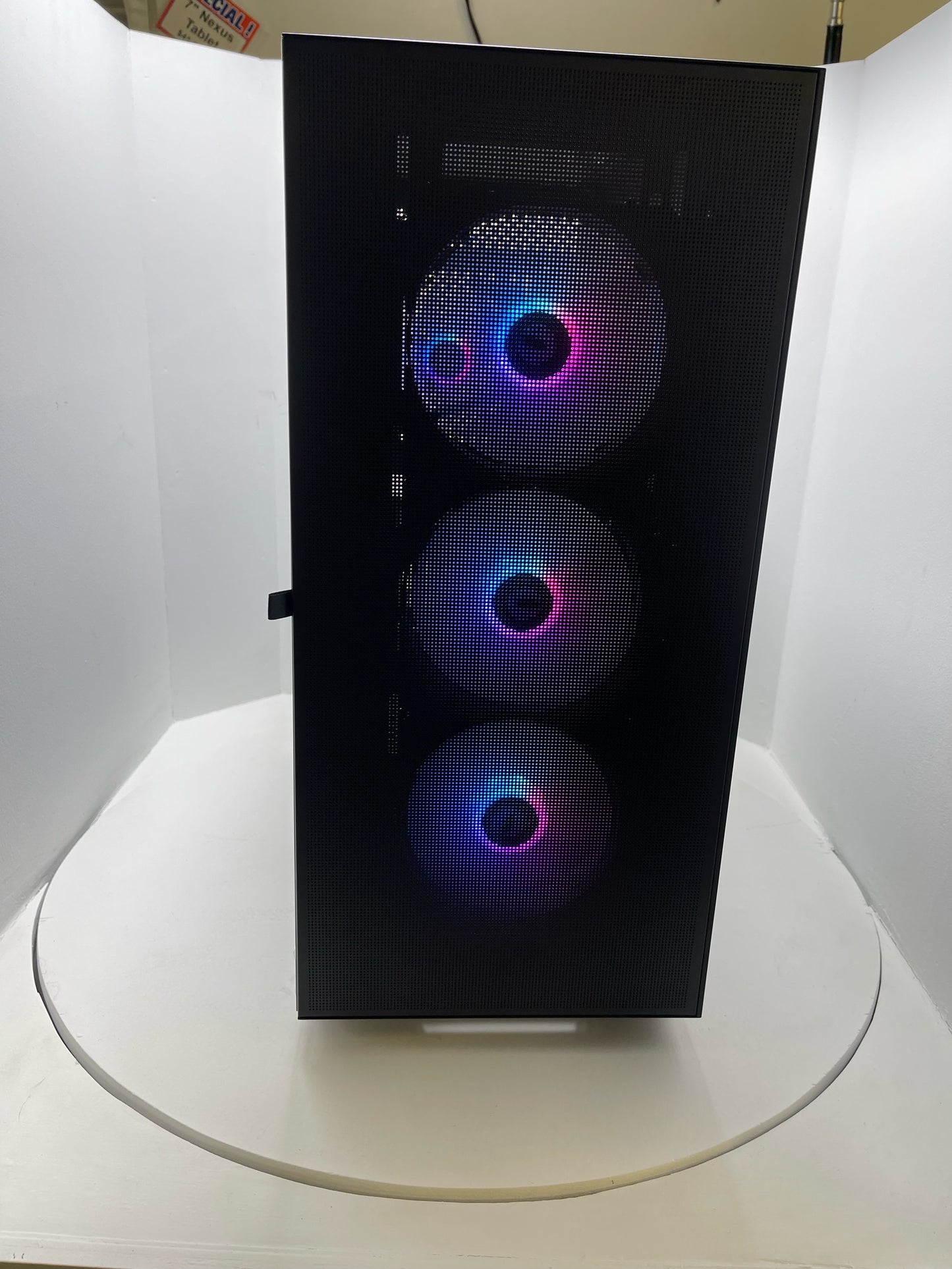 BitFenix Flow | R5 1600 | 16GB | RX 580